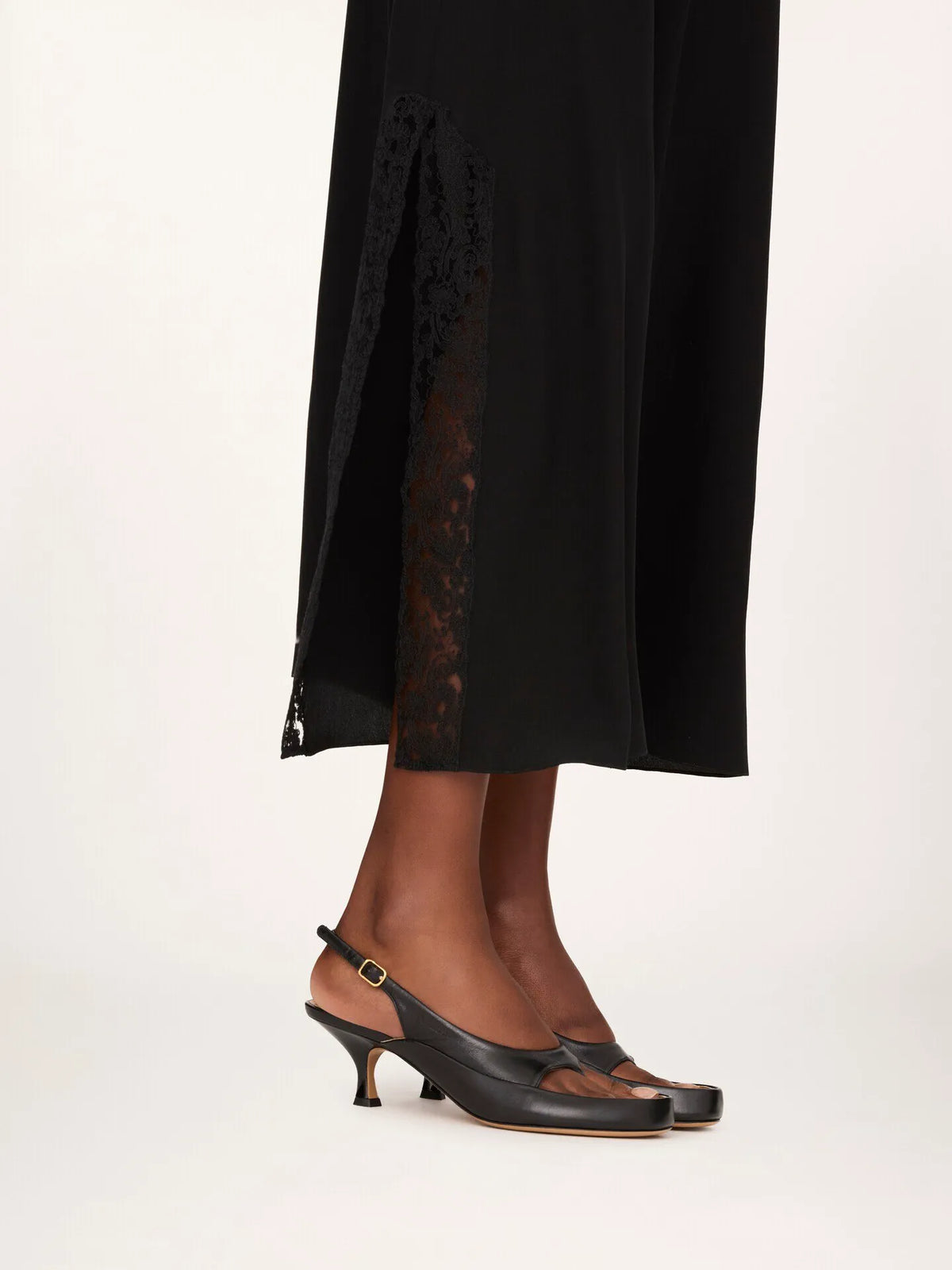 Long lingerie dress in crêpe de chine & lace