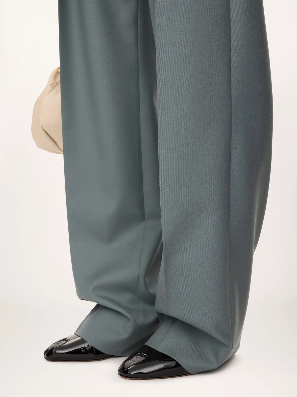 Tailored cigarette pants in wool gabardine