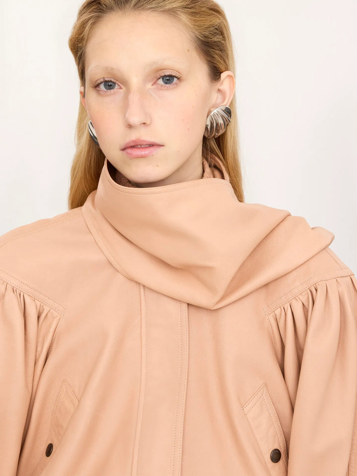 Cropped scarf jacket in leather