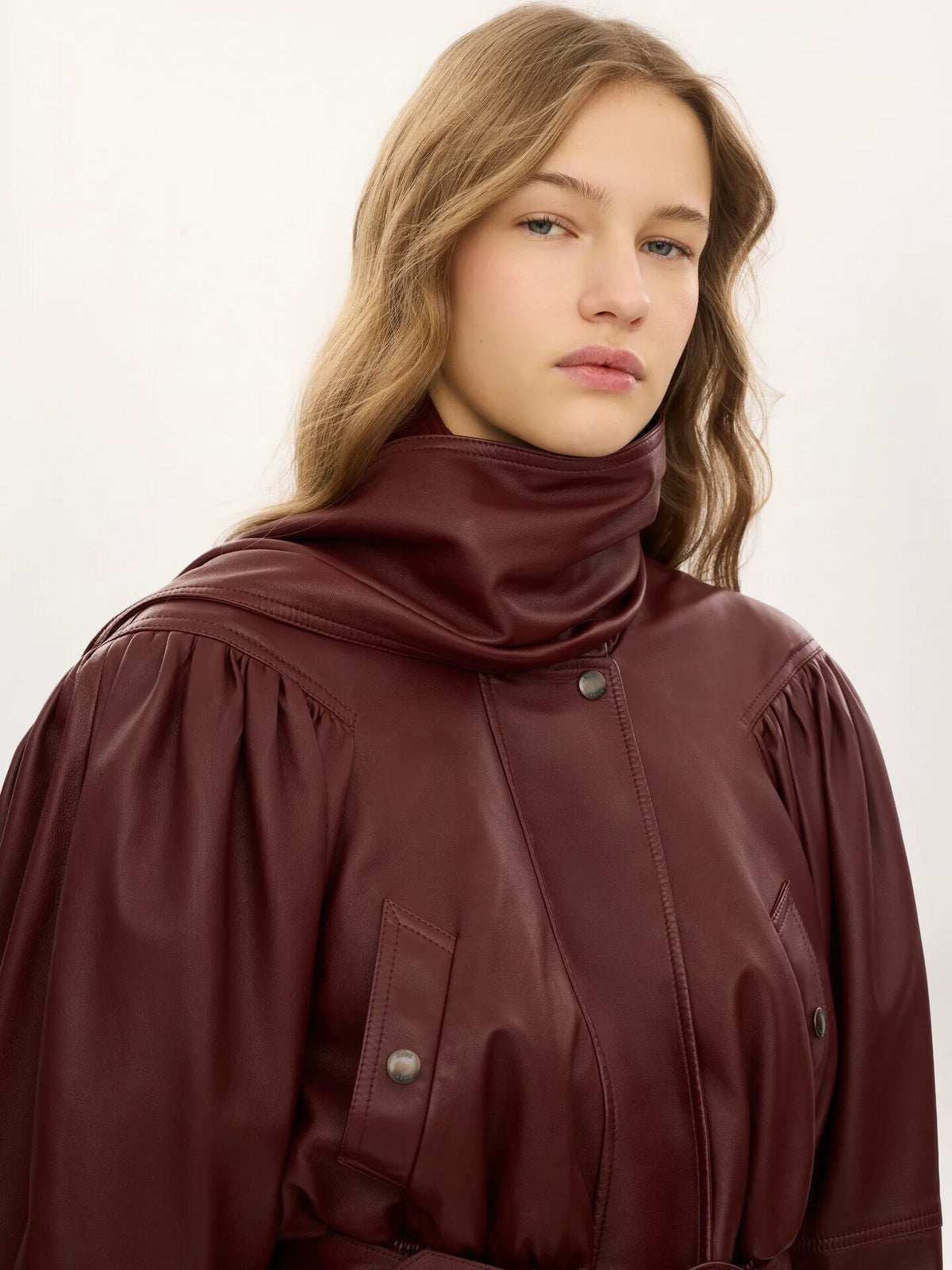 Cropped scarf jacket in leather