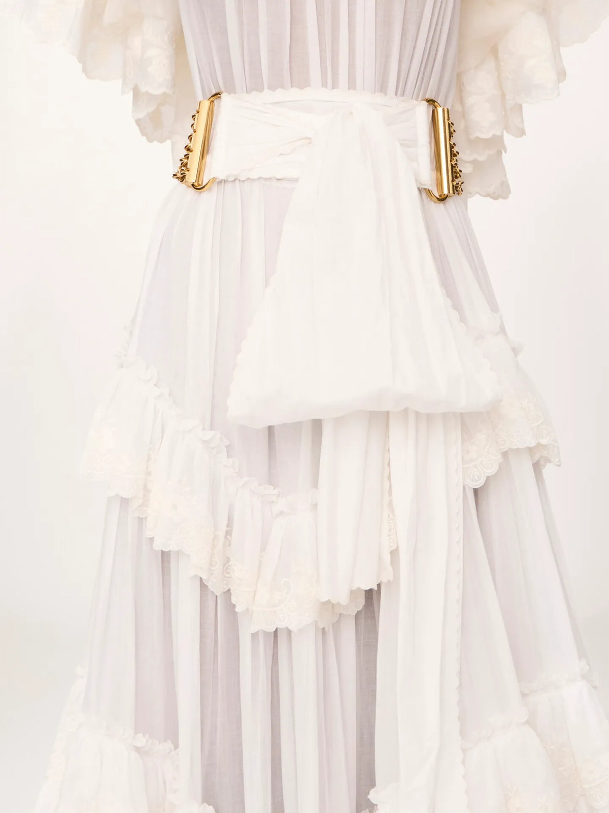 The Chloé Bow chain belt
