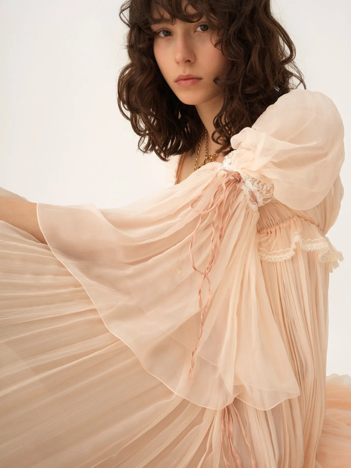 Oversized long ruffled dress in silk mousseline & lace