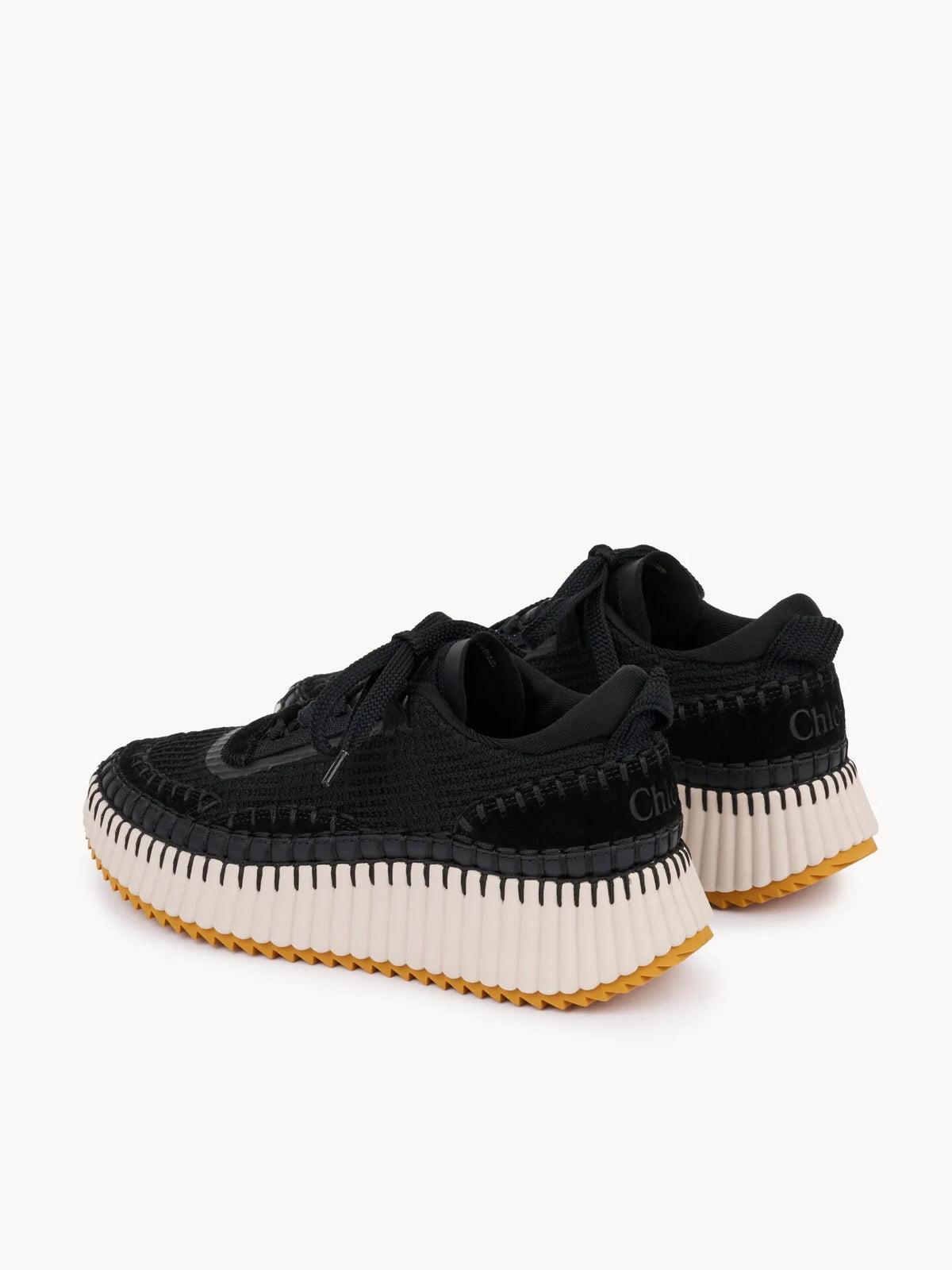 Nama sneaker