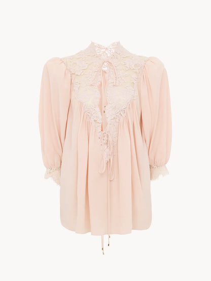 Fluid puff-sleeve top in crêpe de chine & lace