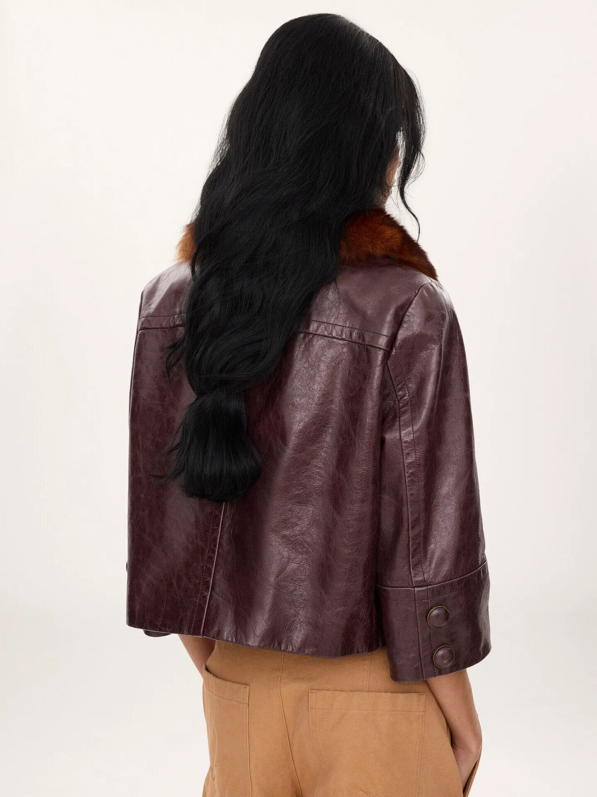 Cropped jacket in leather