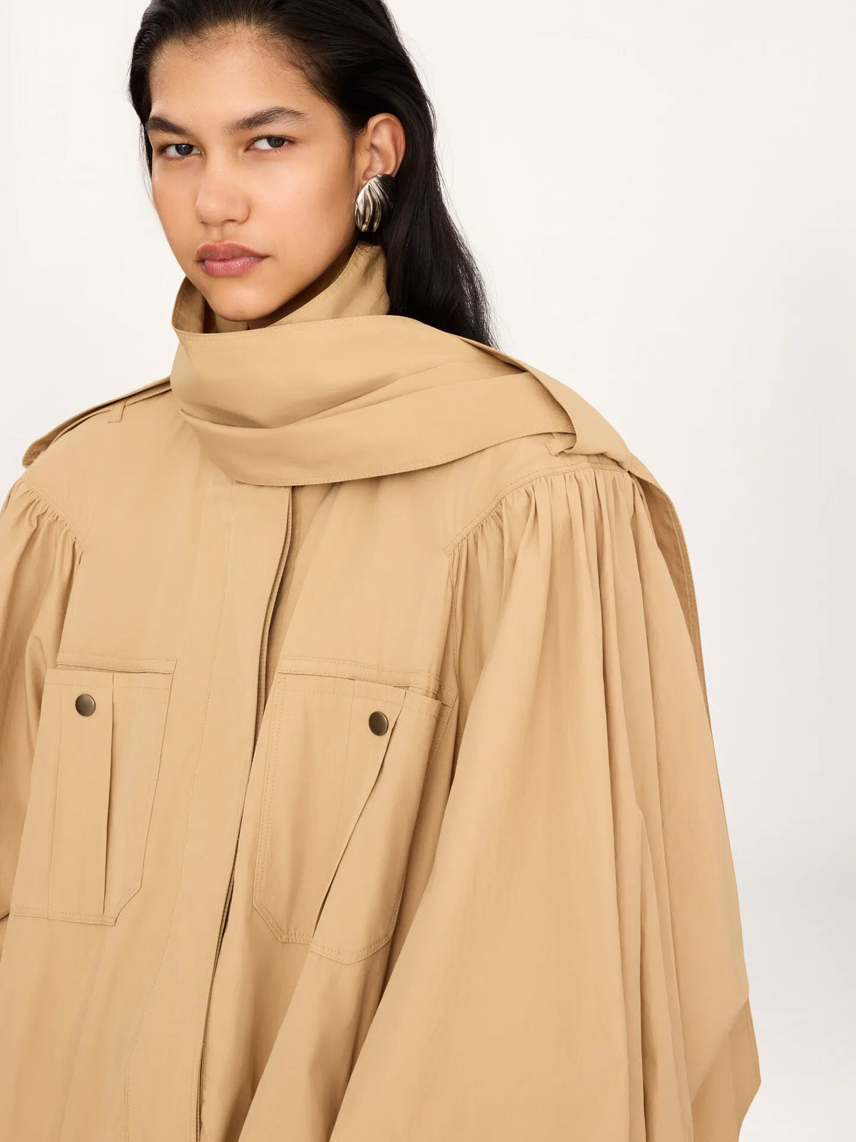 High-neck gathered trench coat in cotton poplin