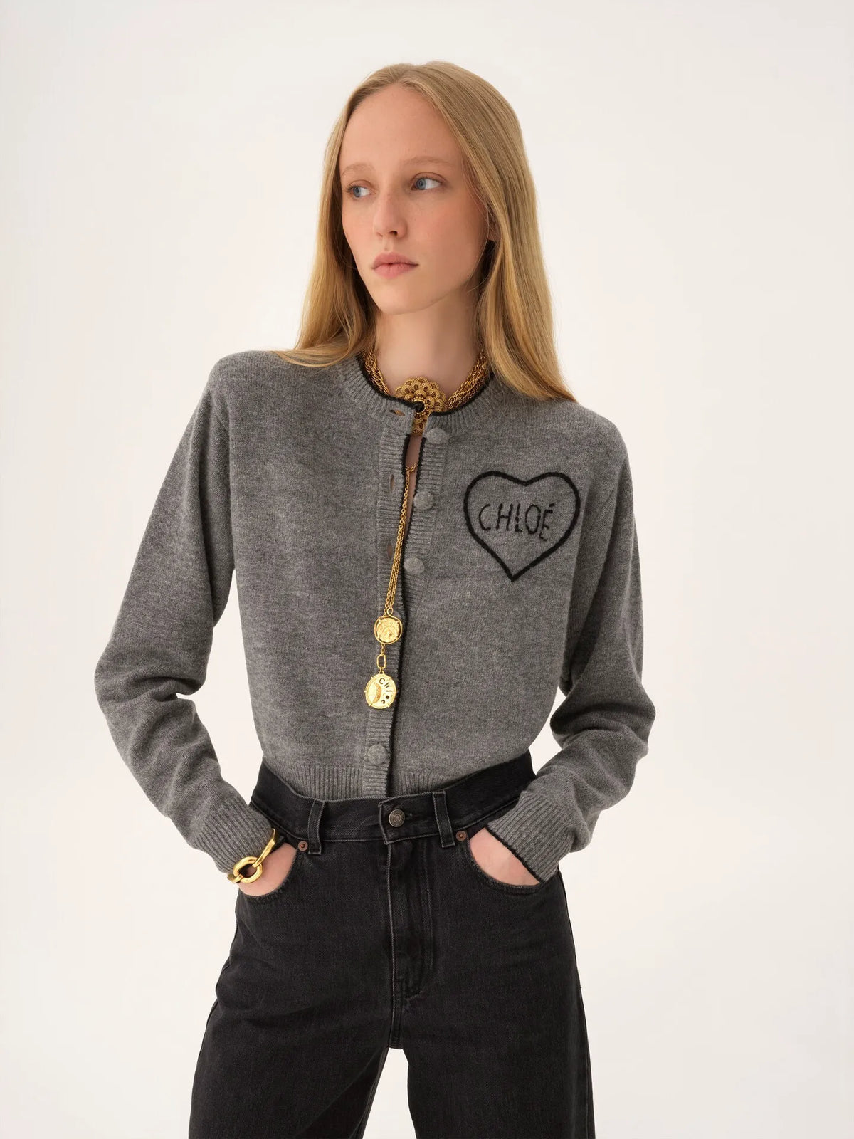 Fitted logo cardigan in a wool & cashmere knit
