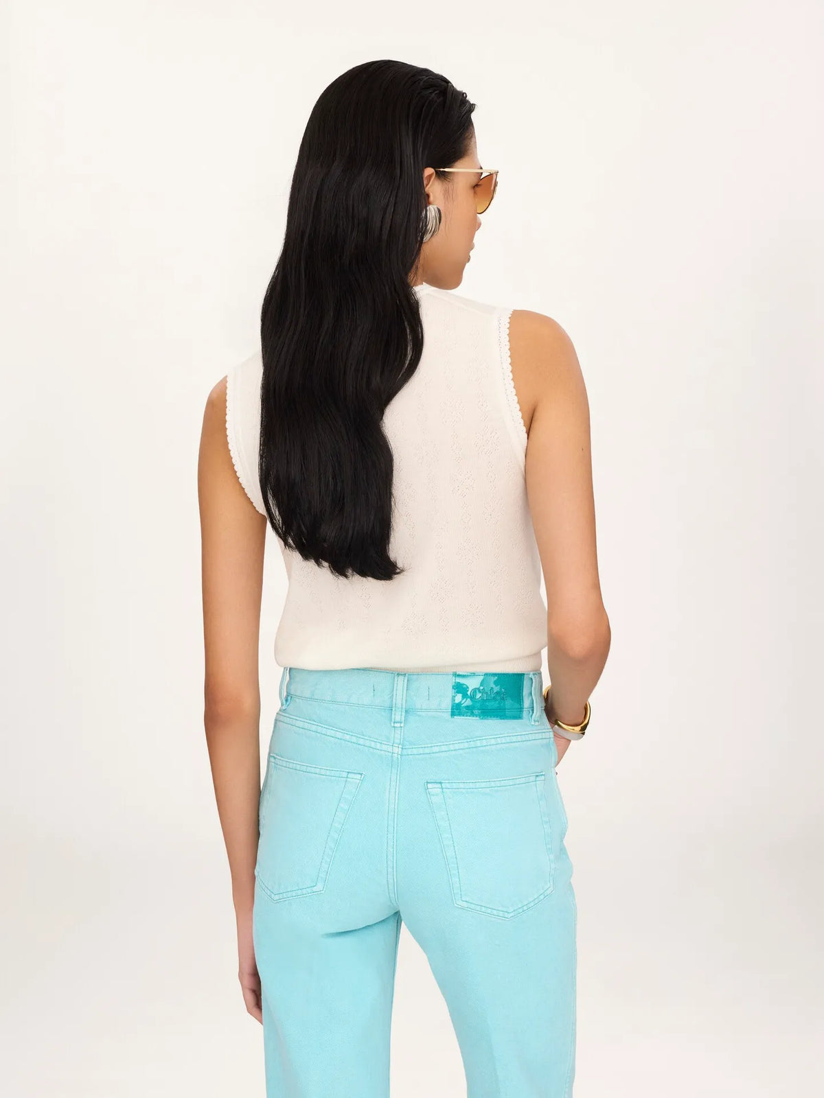 Sleeveless sweater in a wool knit