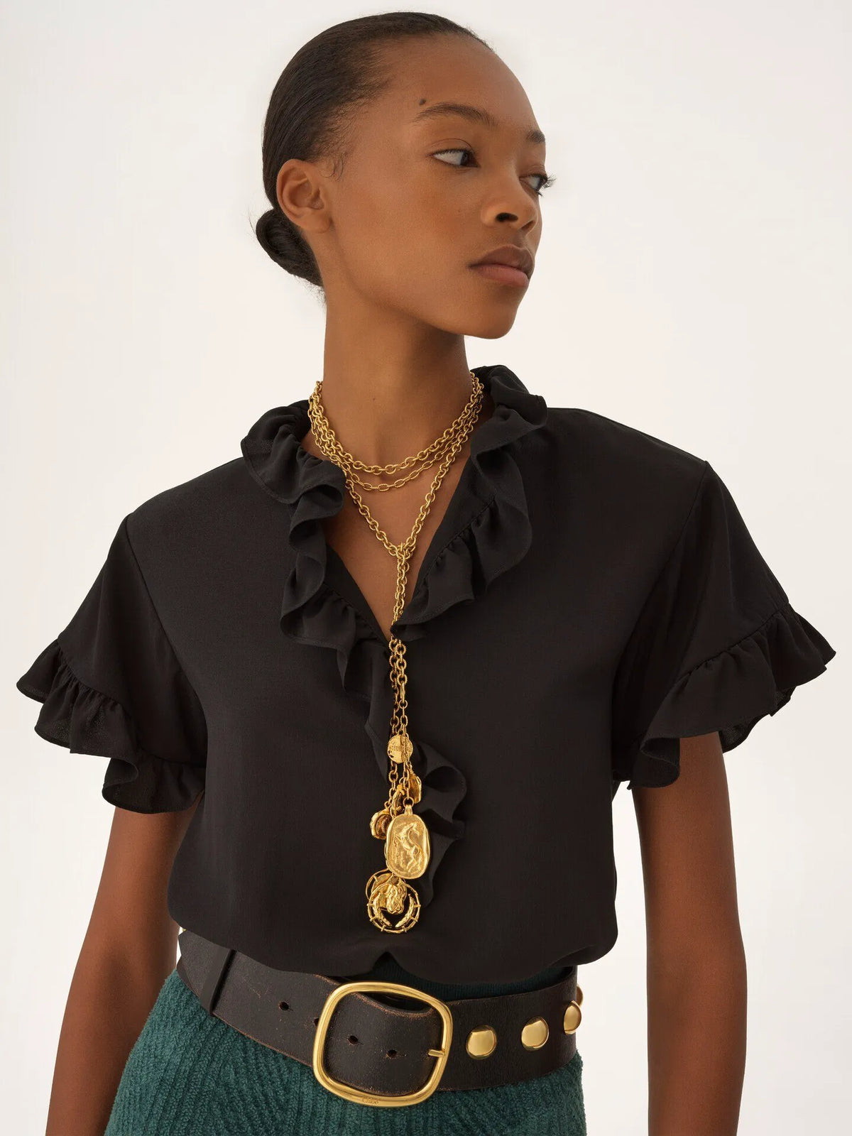 Short-sleeve ruffle top in crêpe de chine