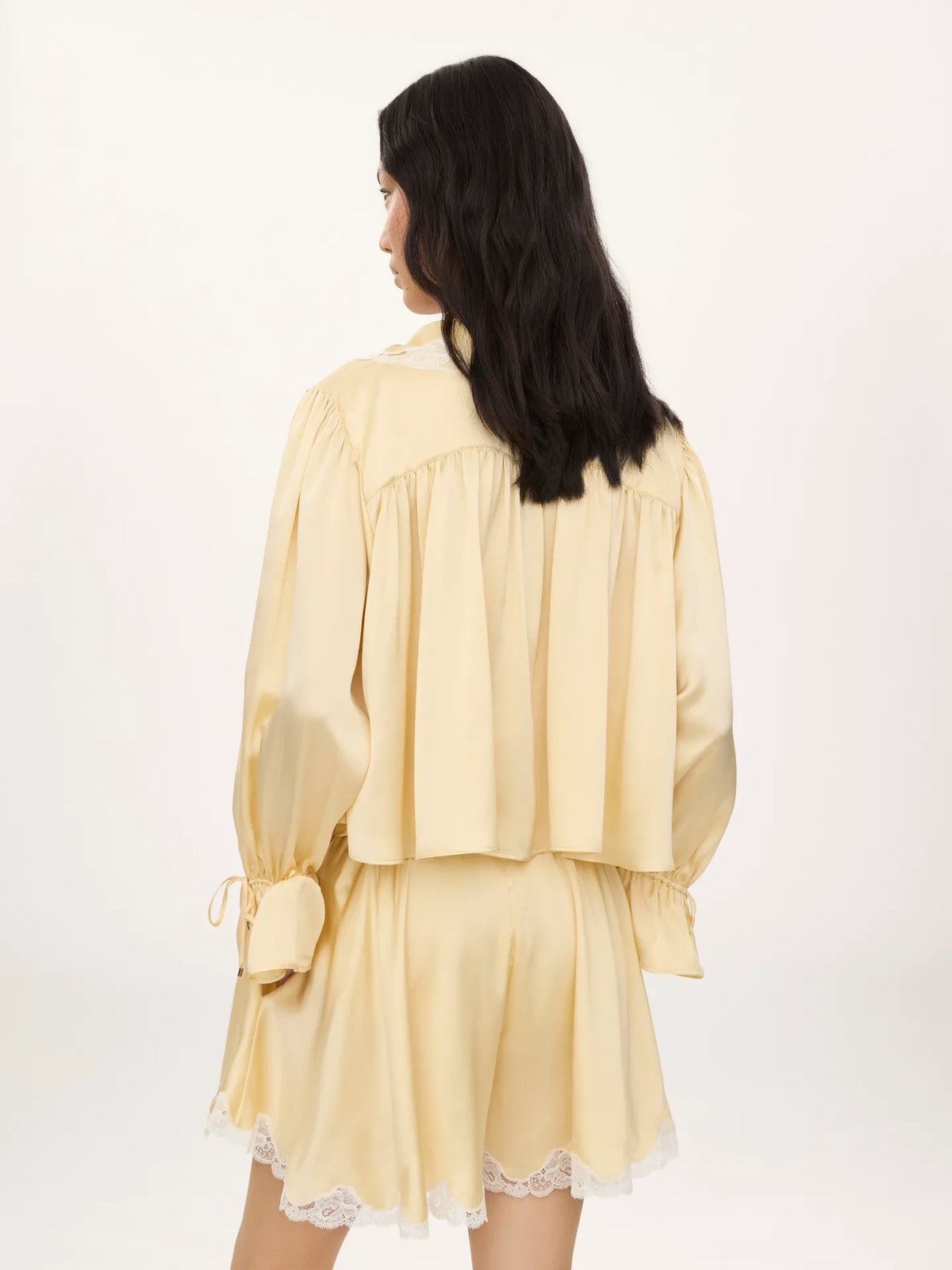 Fluid top in washed silk satin & lace