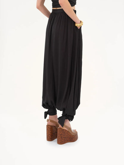Fluid pleated pants in silk charmeuse