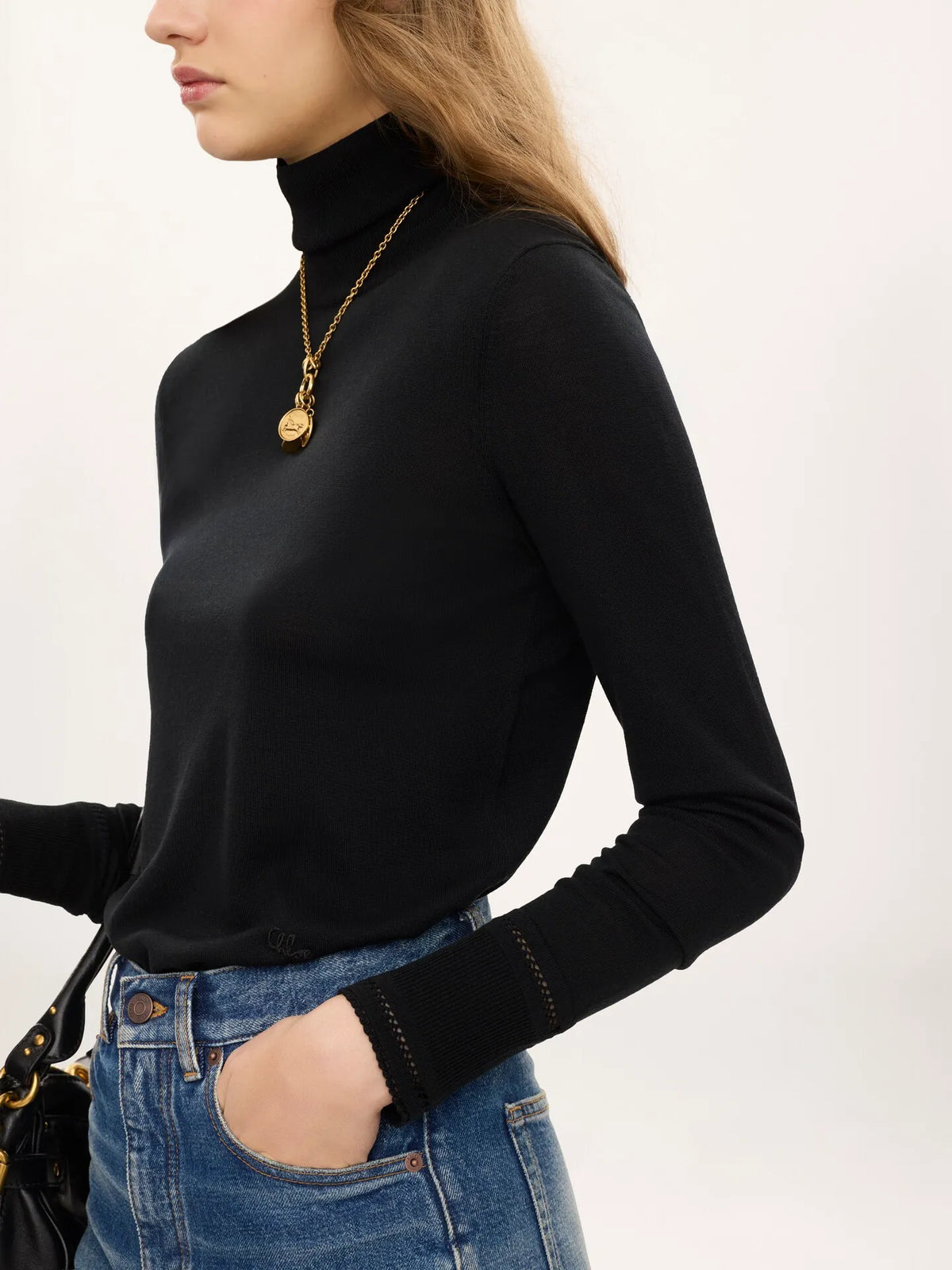 Fitted turtleneck in a wool knit