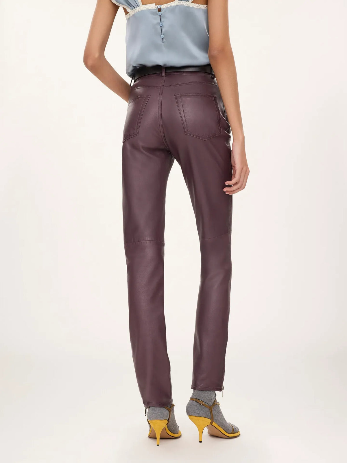 Slim pants in leather