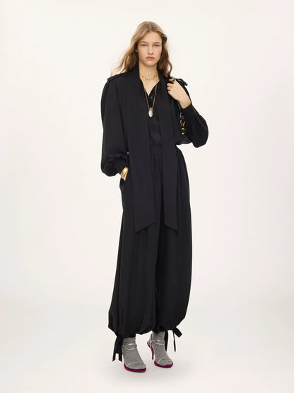 Gathered scarf-tie blouse in crêpe de chine & lace