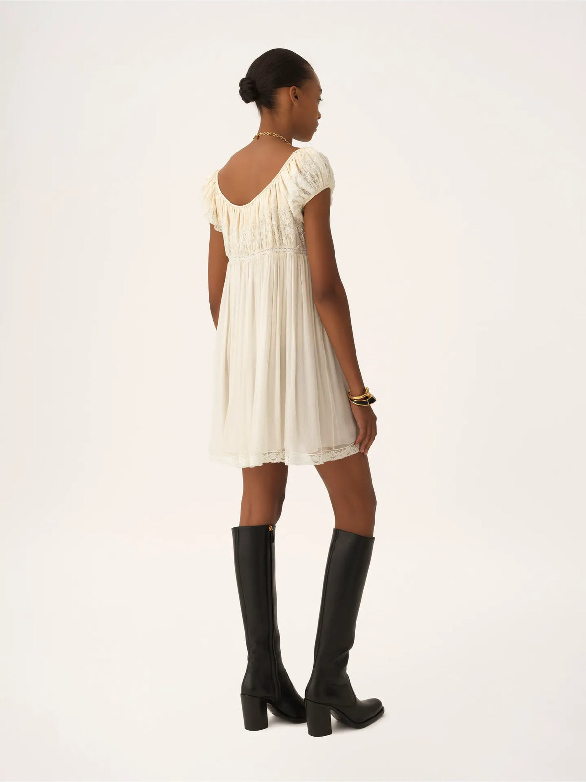 Short-sleeve mini dress in silk mousseline & lace