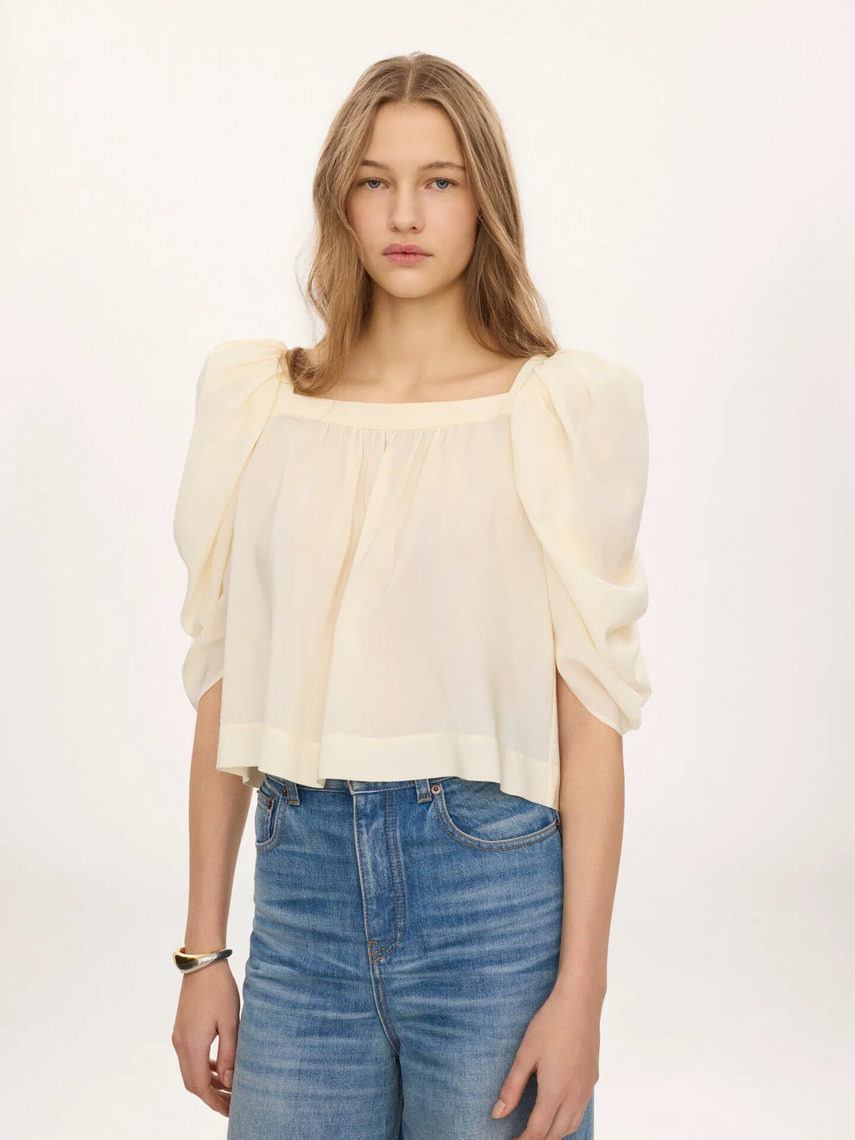 Puff-sleeve pleated top in crêpe de chine