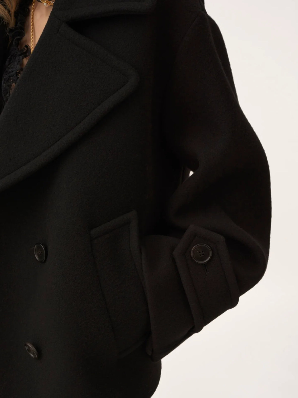 Oversized short coat in wool