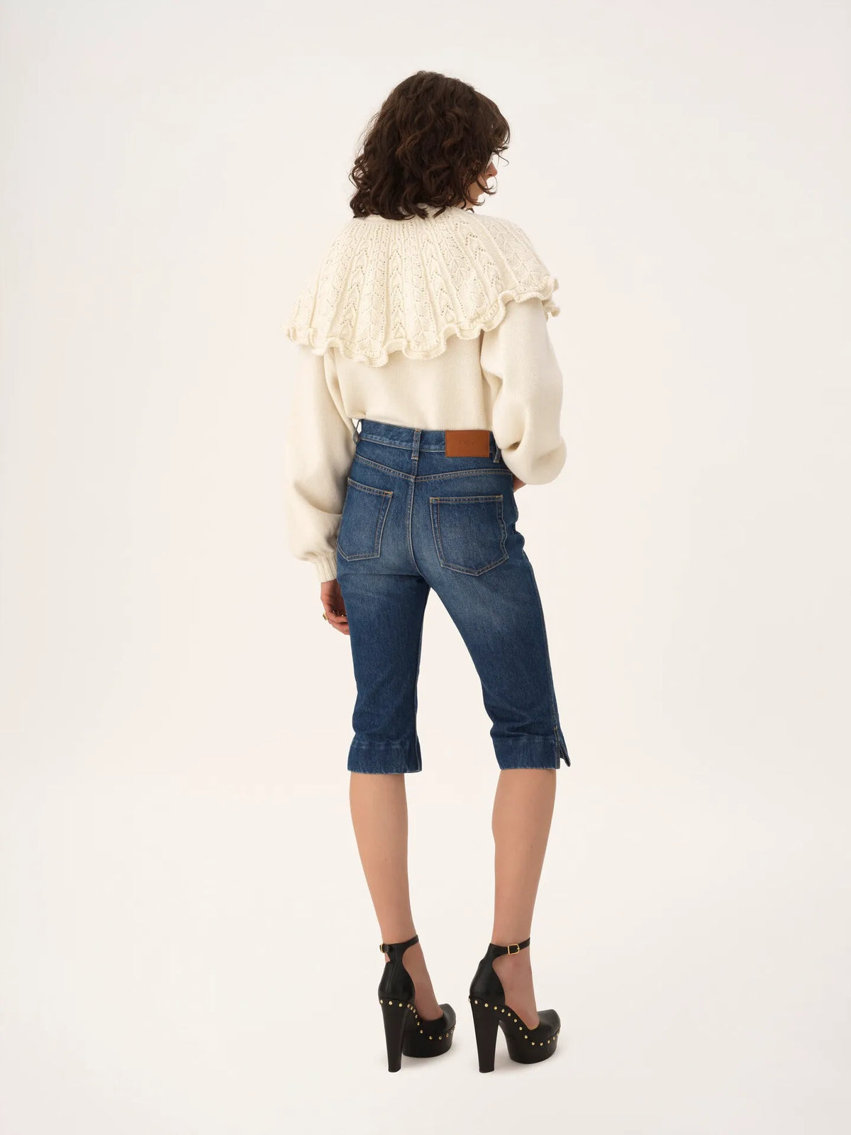 High-rise capri jeans in denim
