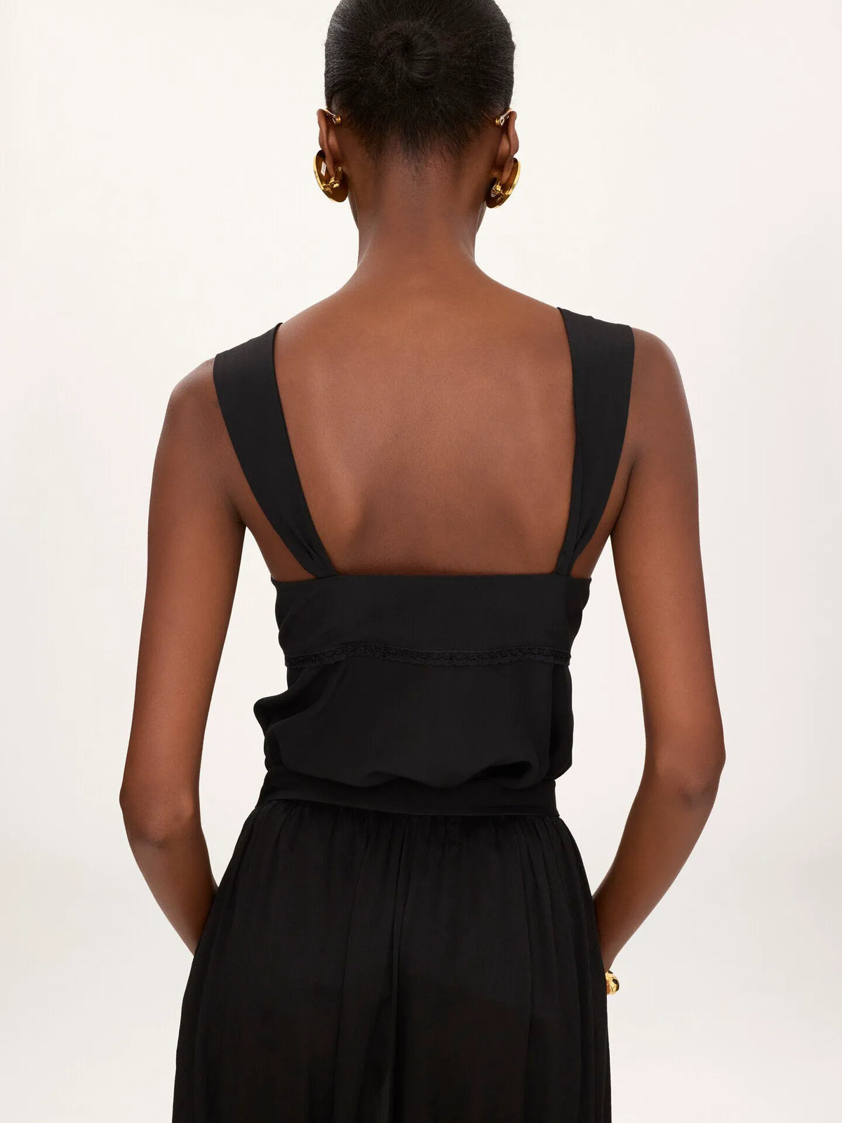 Fluid lingerie top in crêpe de chine & lace