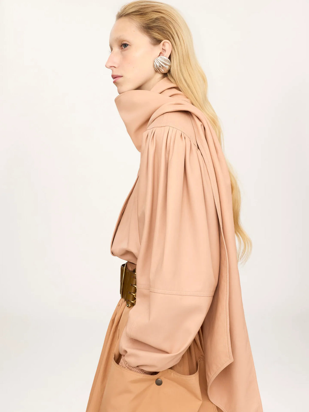 Cropped scarf jacket in leather
