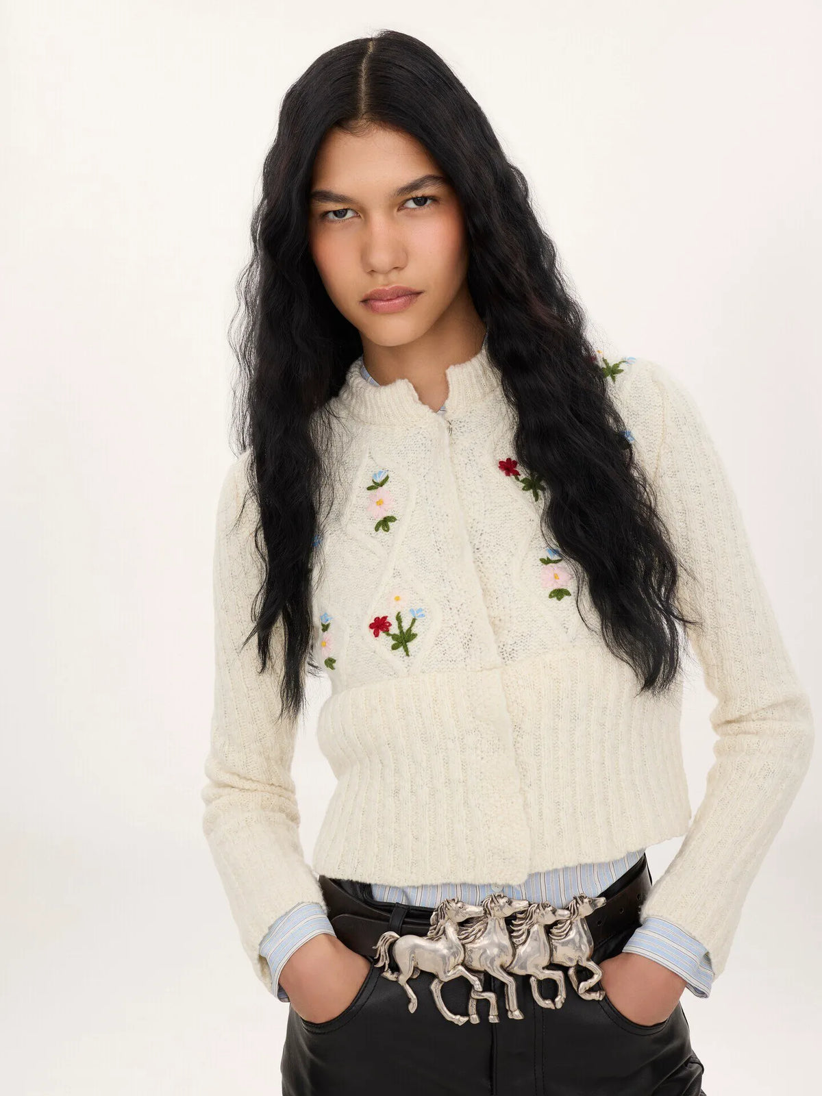 Fitted cardigan in a wool knit