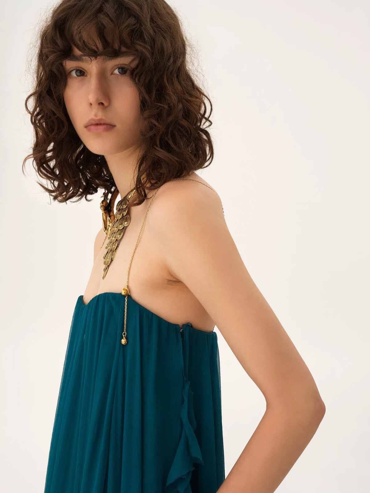 Sleeveless long dress in silk mousseline