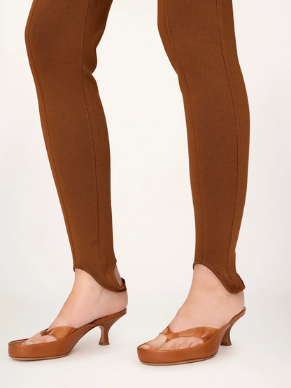 Stirrup pants in a jacquard knit