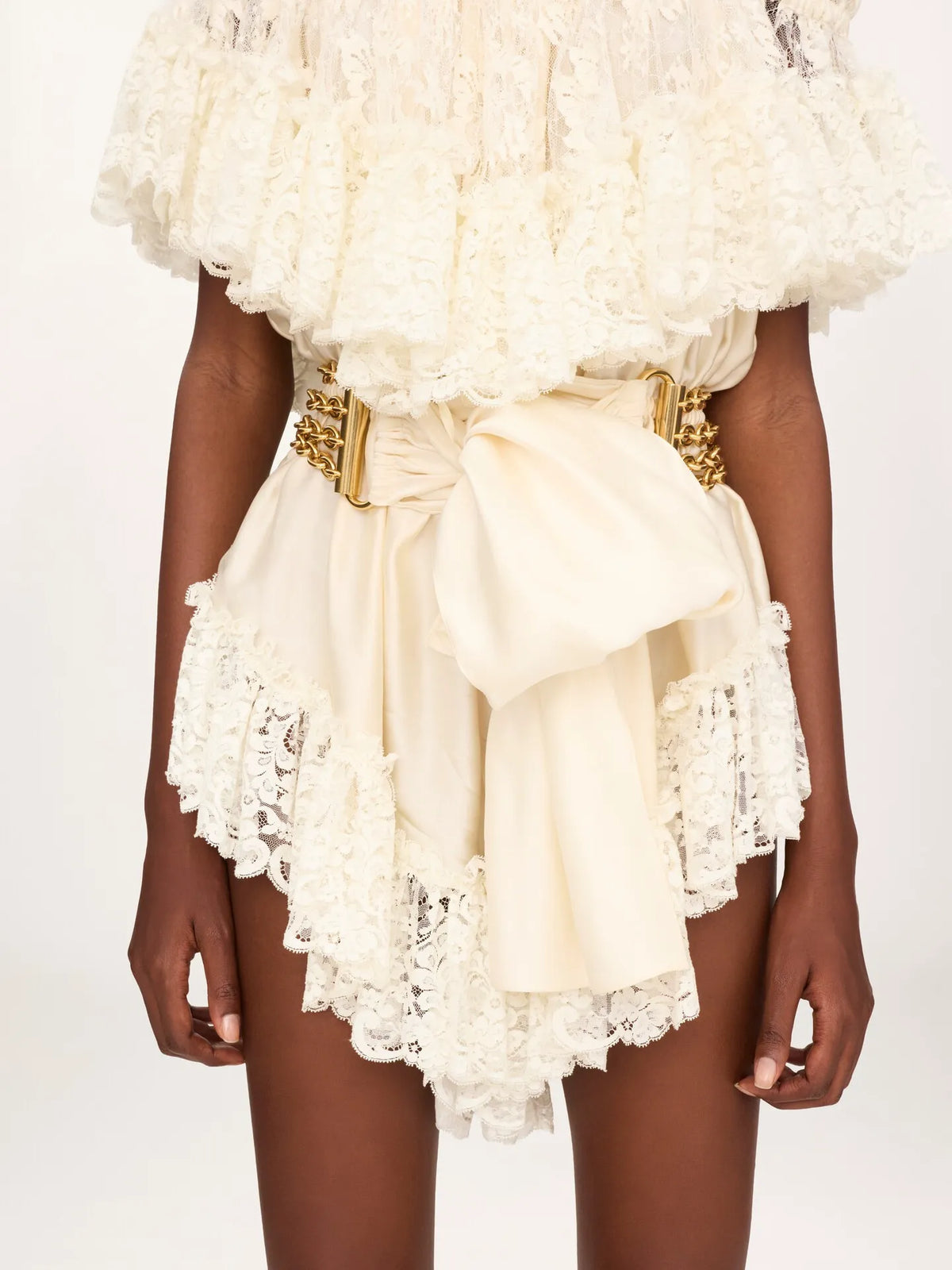 The Chloé Bow chain belt
