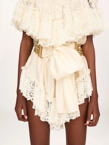 The Chloé Bow chain belt