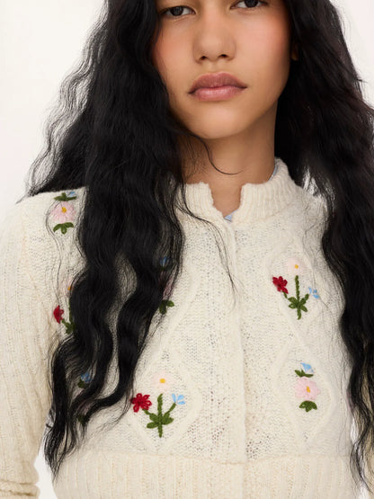 Fitted cardigan in a wool knit