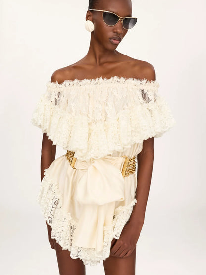 The Chloé Bow chain belt