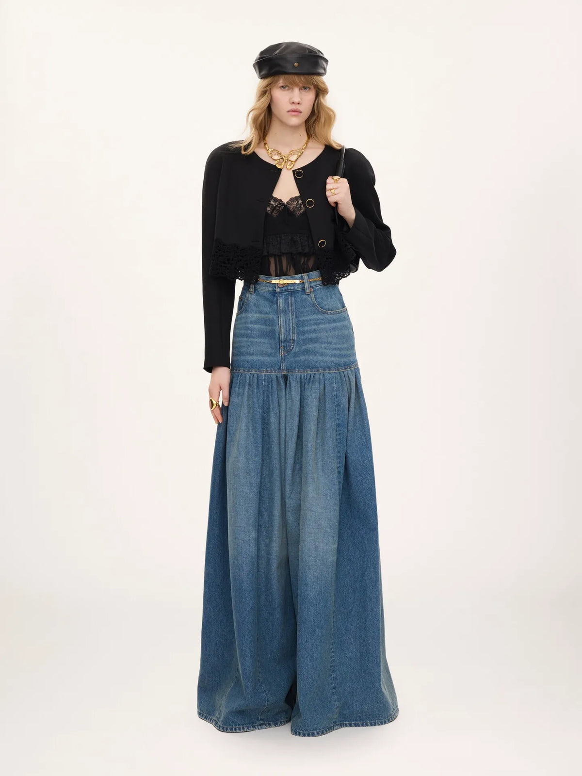 Collarless cropped jacket in wool grain de poudre & lace