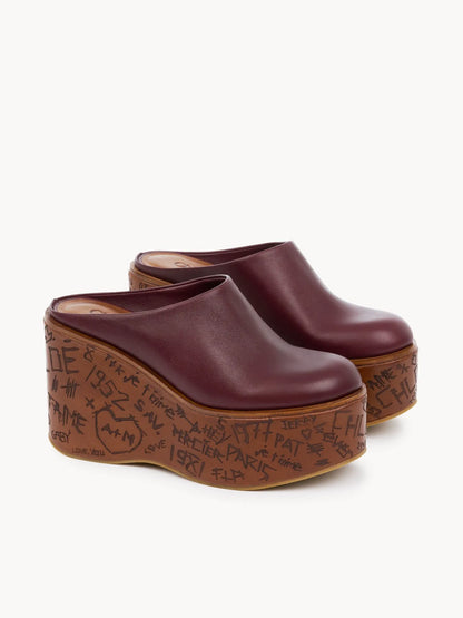 Maxime wedge mule