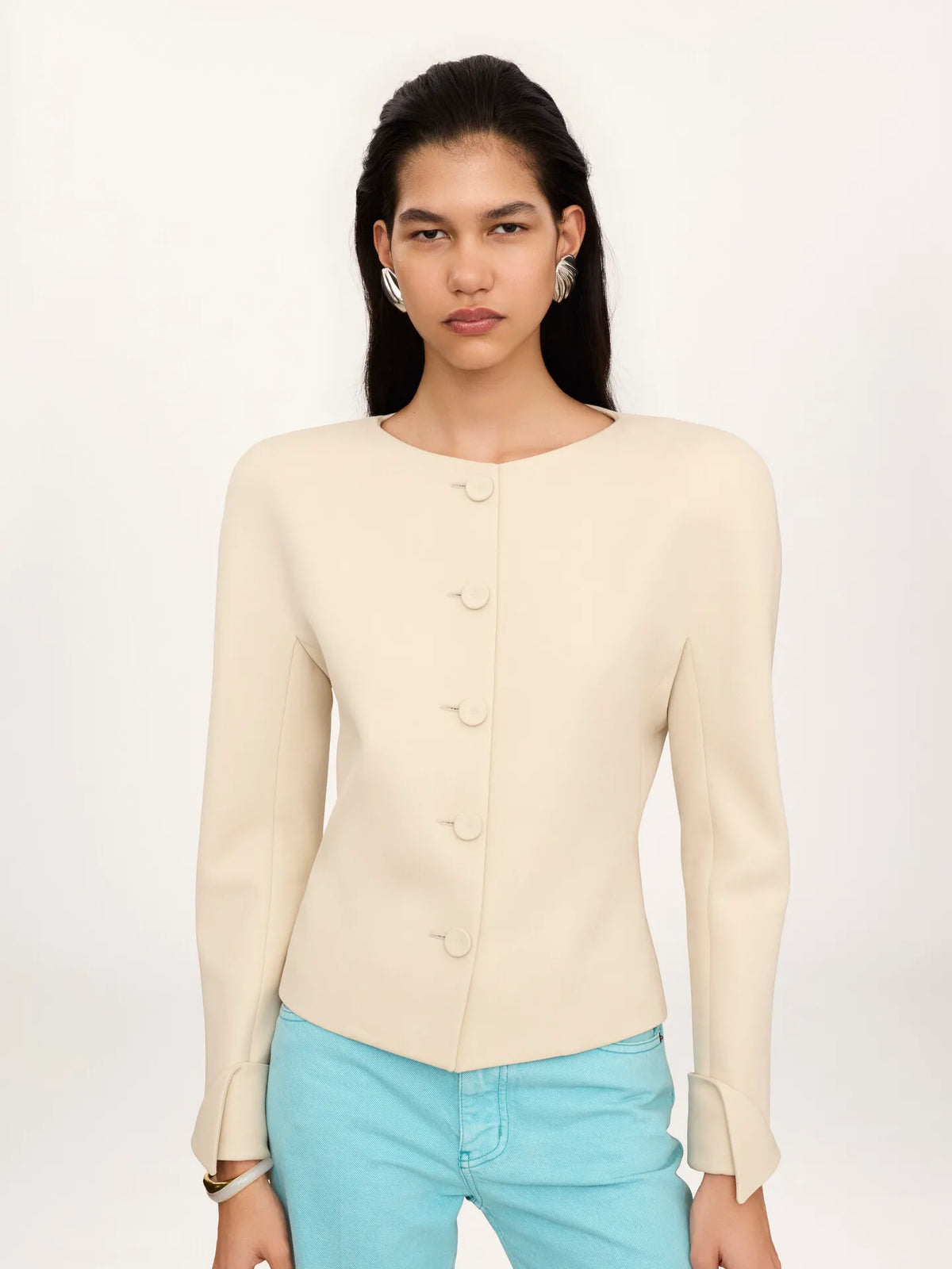 Collarless fitted jacket in wool grain de poudre