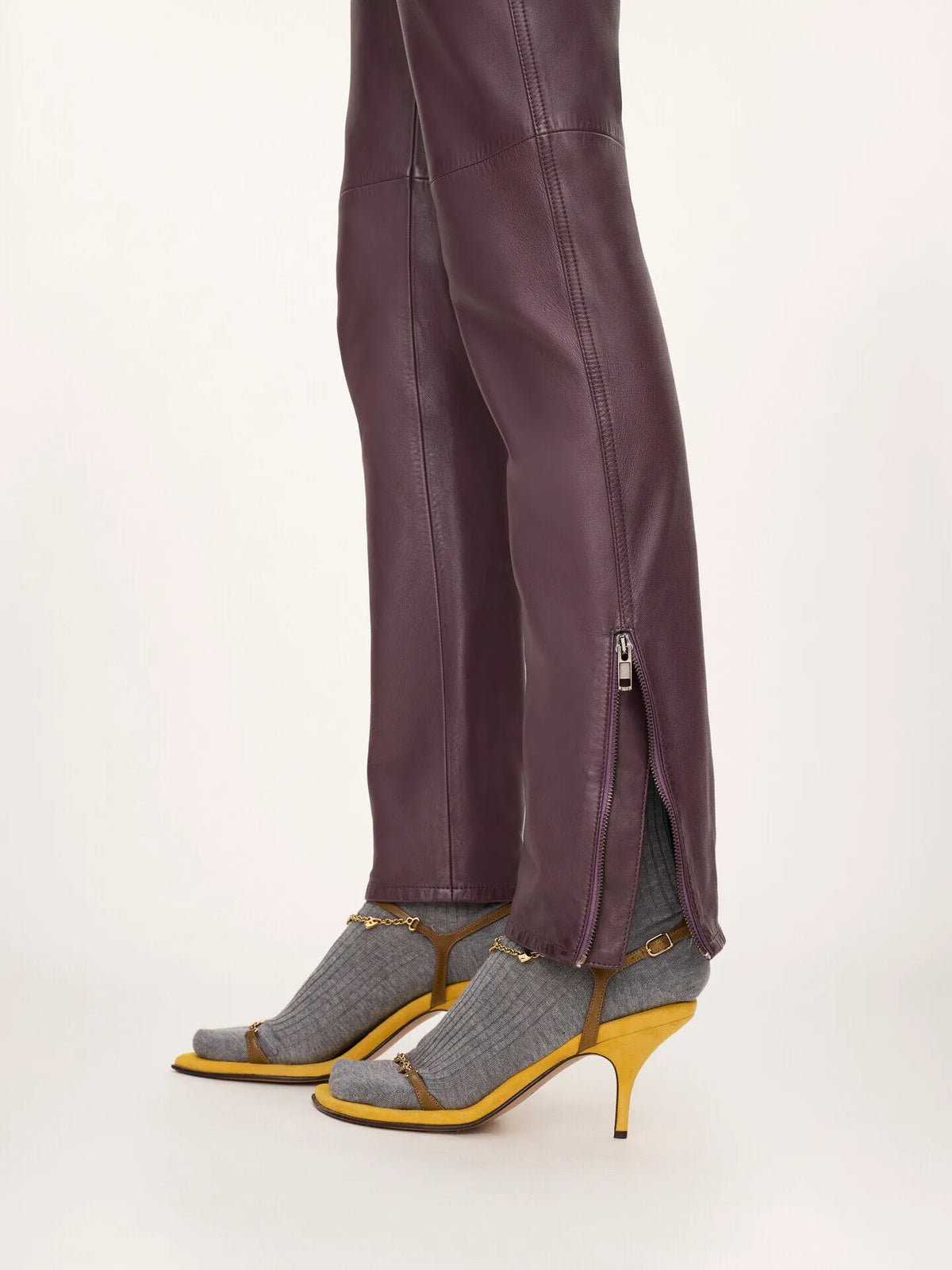 Slim pants in leather