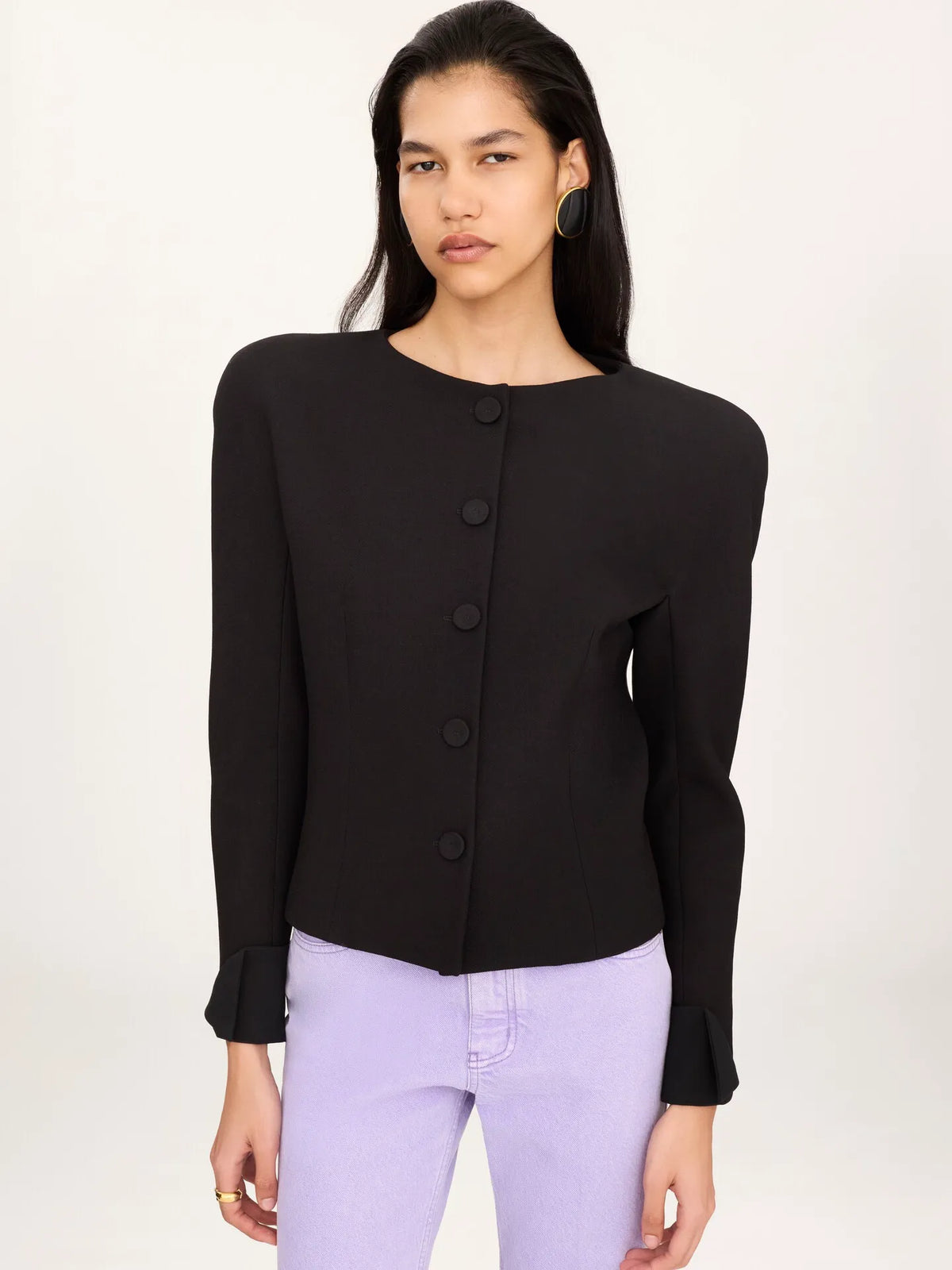 Collarless fitted jacket in wool crêpe