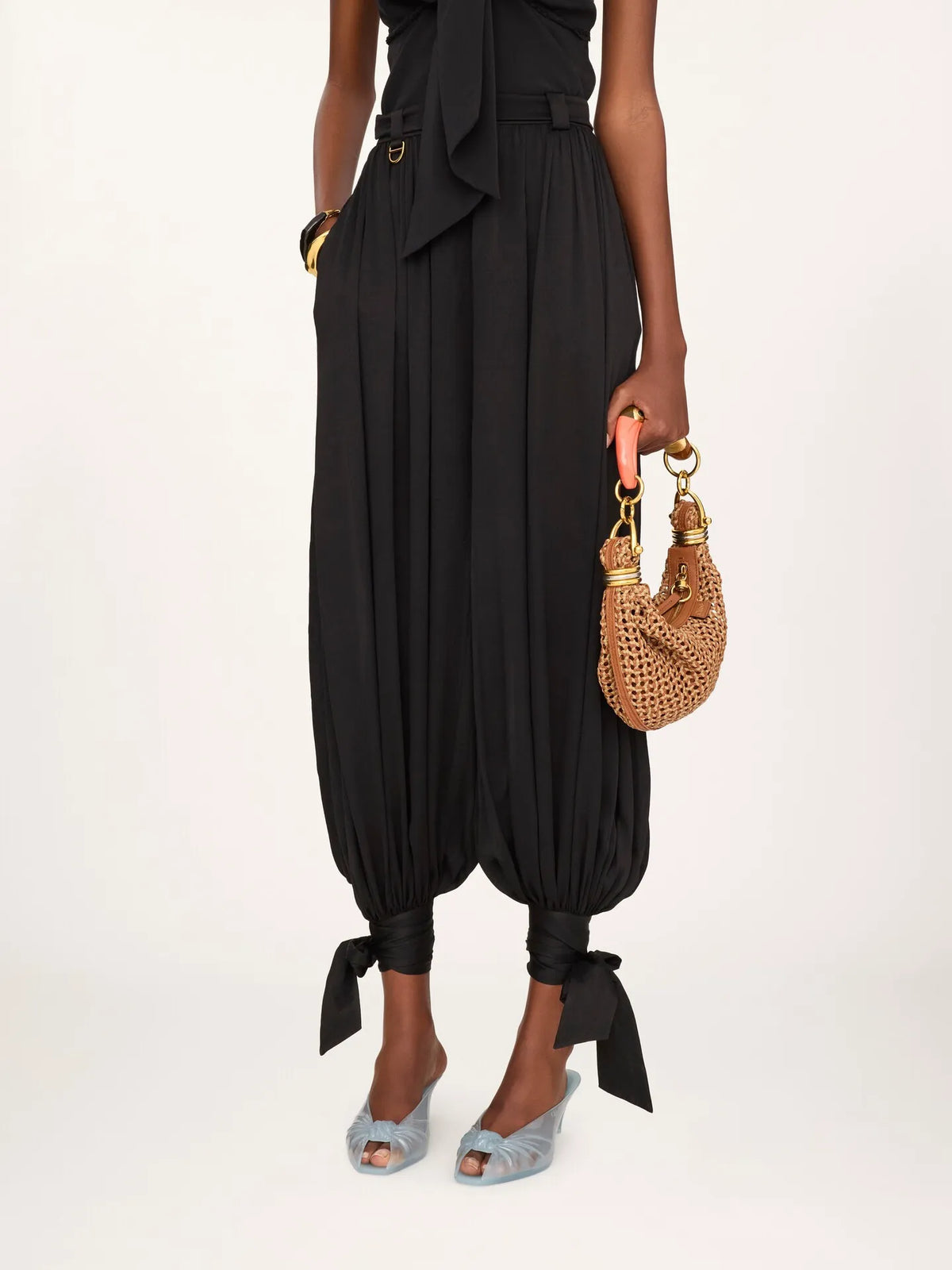 Fluid pleated pants in crêpe de chine