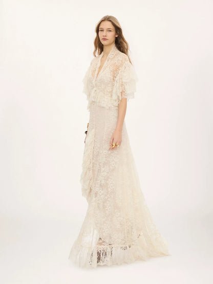 Long ruffled dress in lace