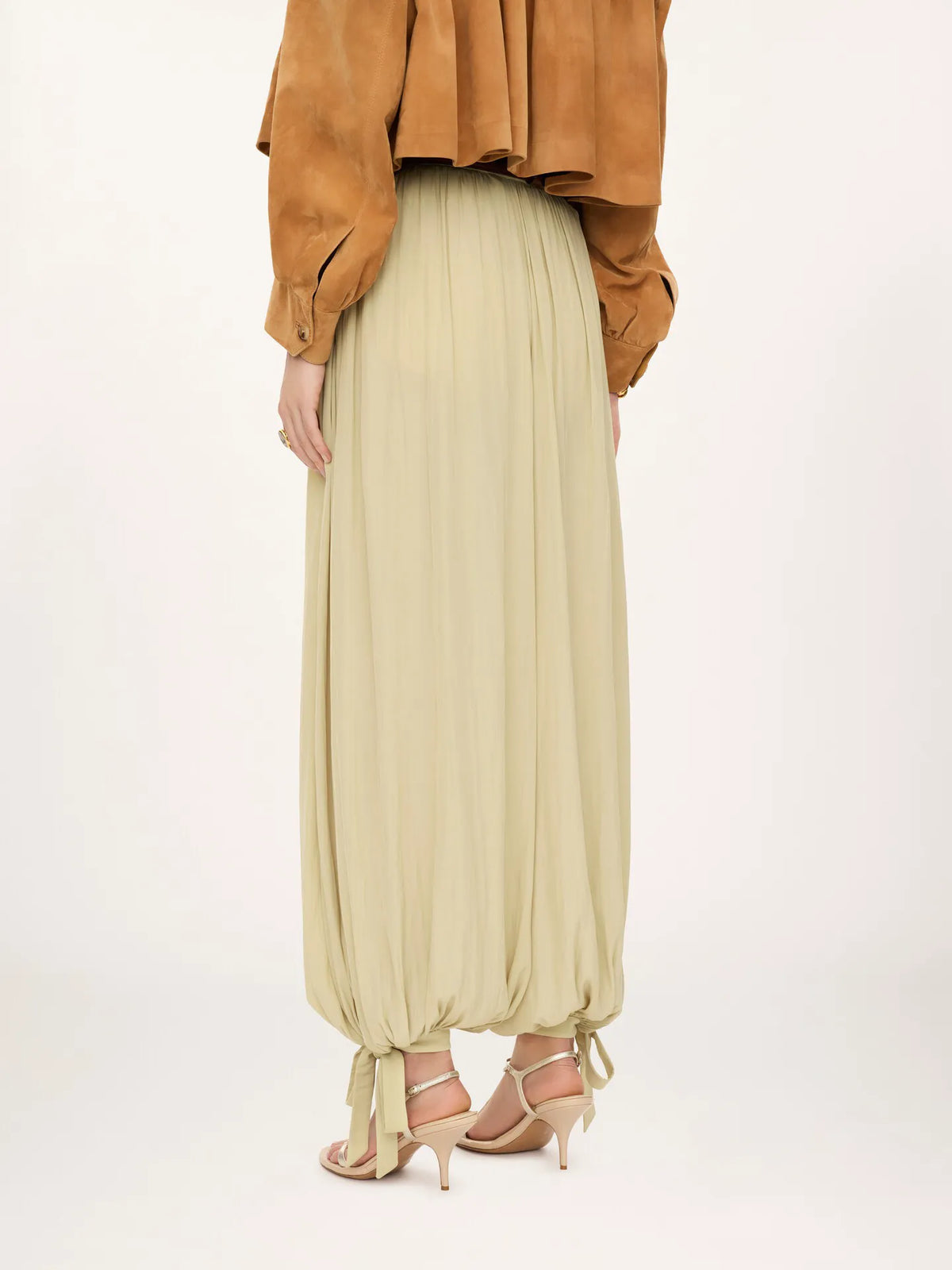 Fluid pleated pants in washed technical satin