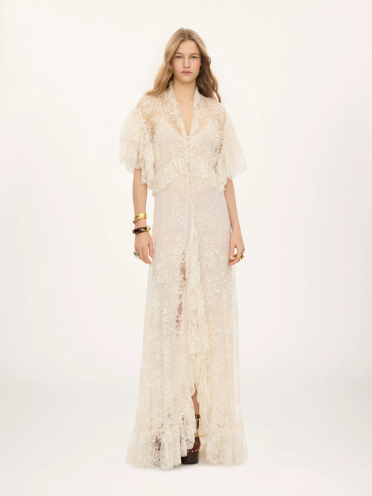 Long ruffled dress in lace