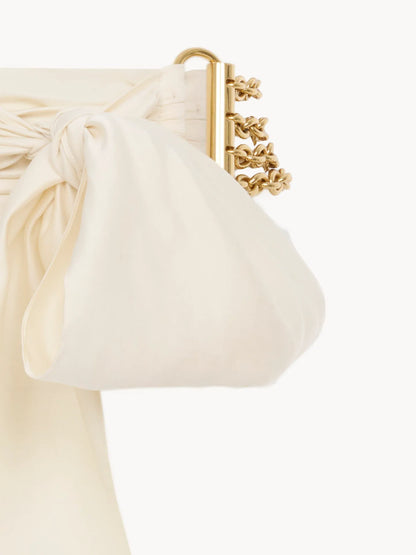 The Chloé Bow chain belt