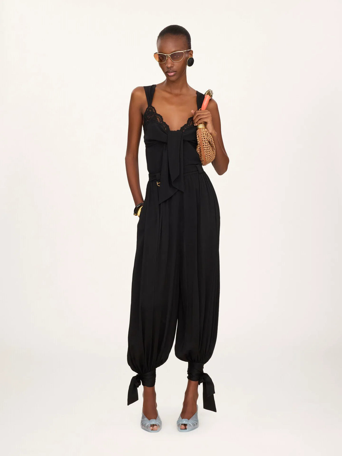 Fluid pleated pants in crêpe de chine