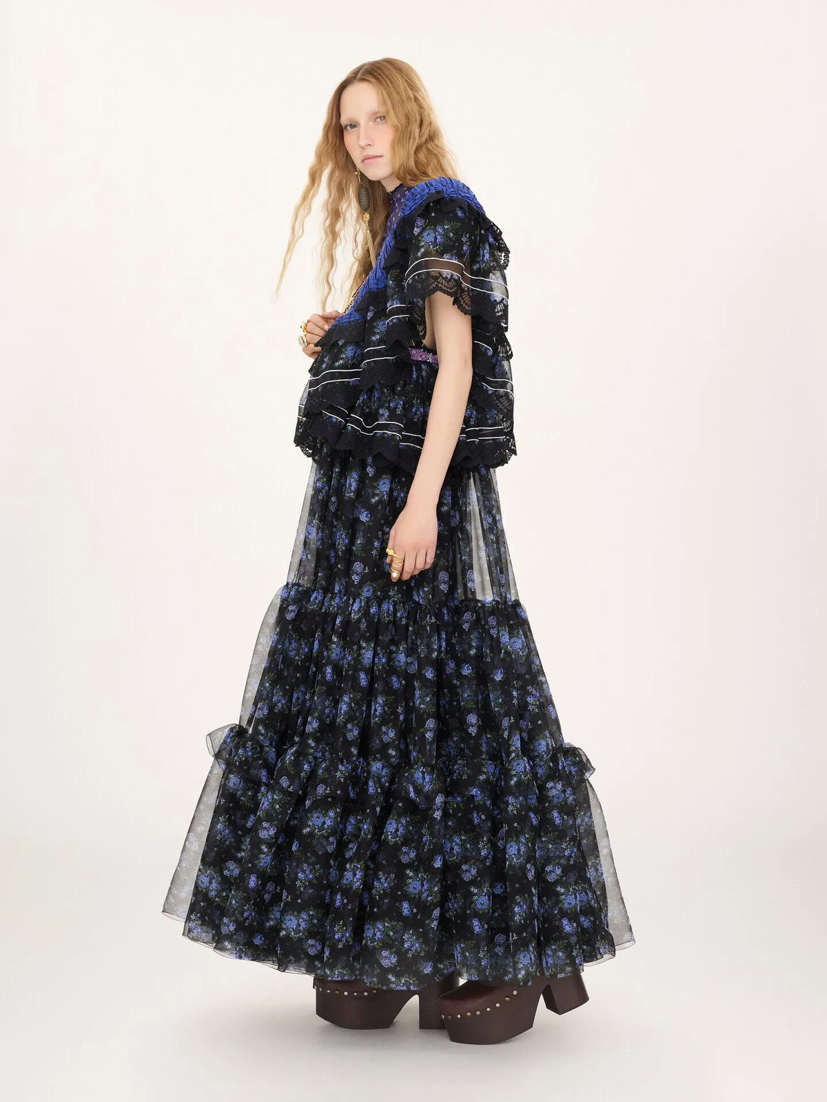Ruffled long dress in silk mousseline & lace