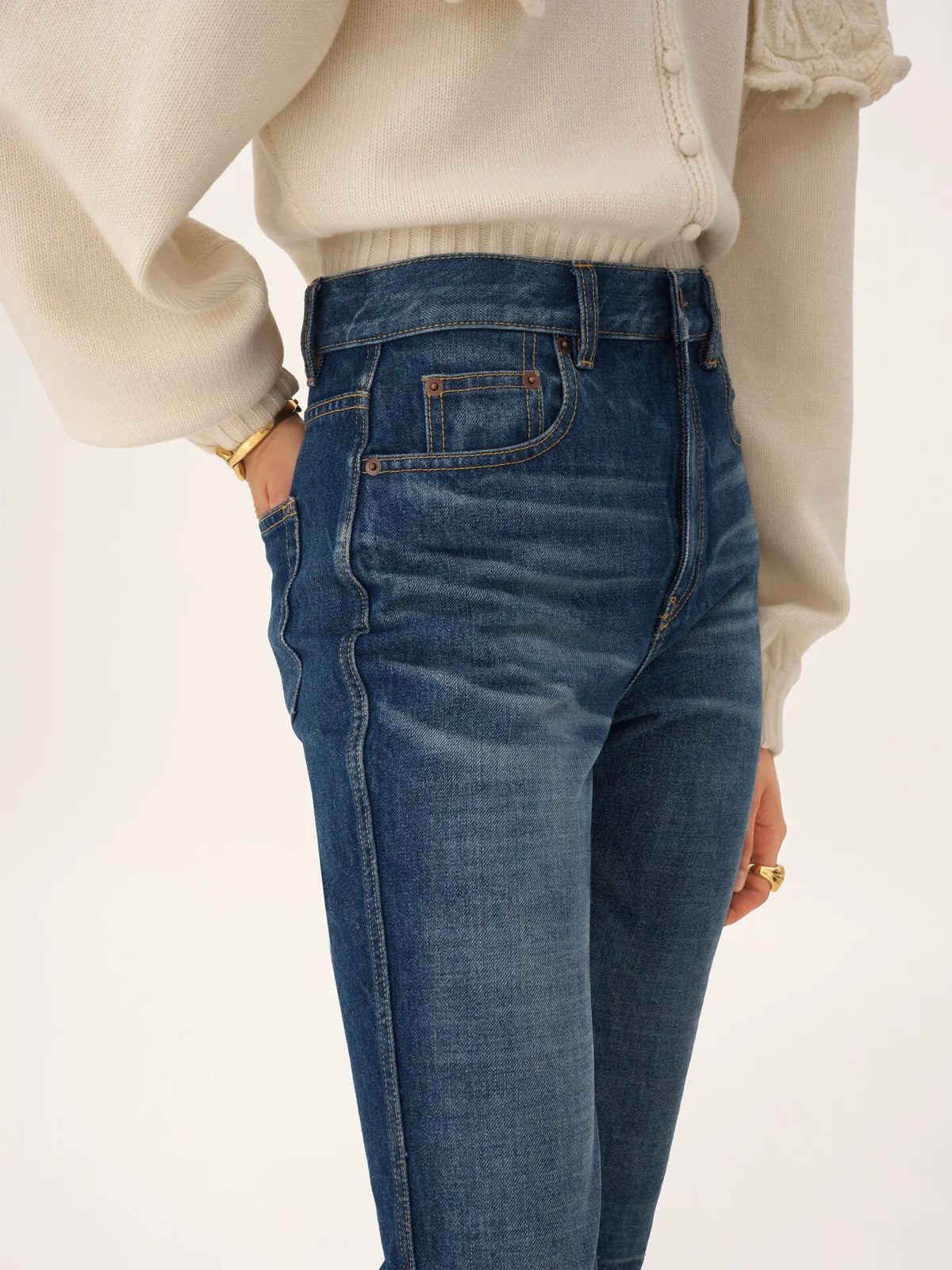 High-rise capri jeans in denim