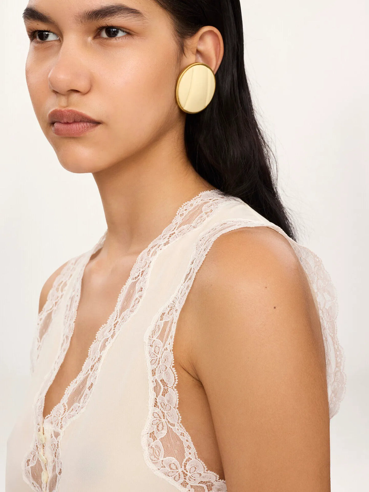 Sleeveless peplum top in crêpe de chine & lace
