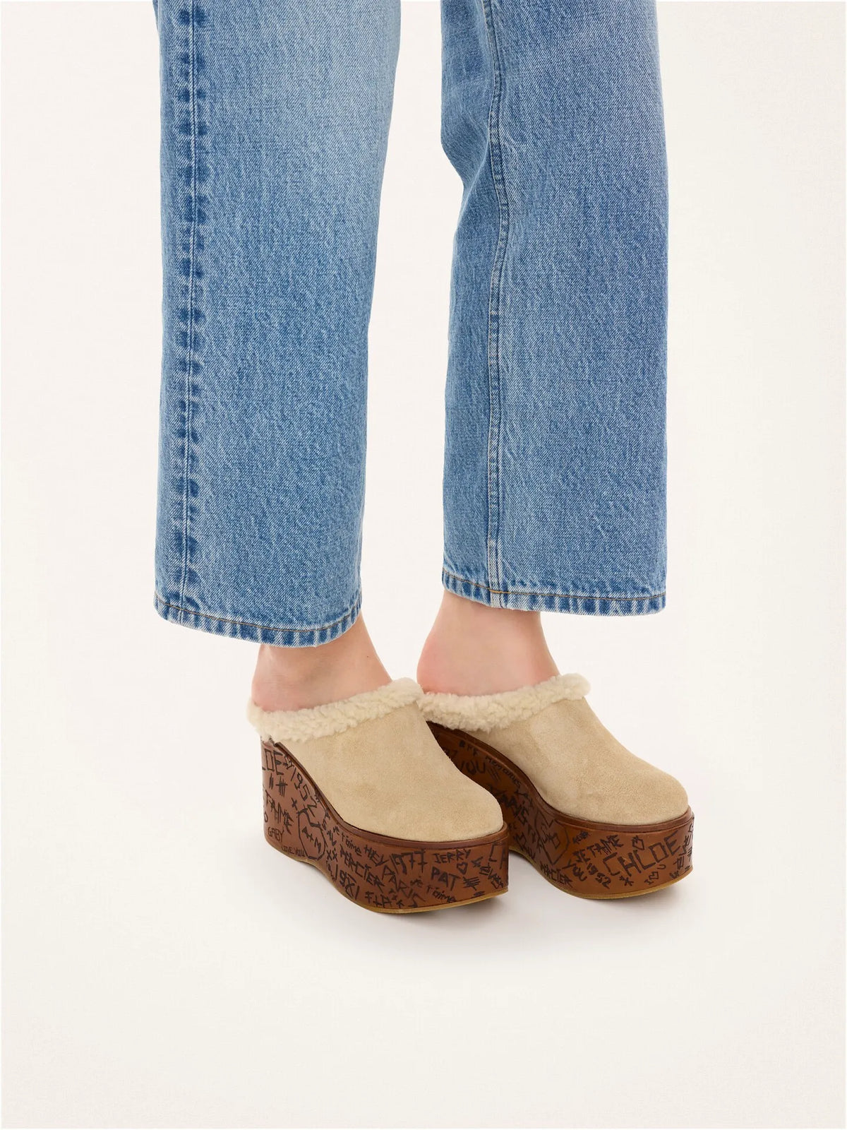 Maxime wedge mule