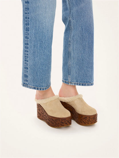 Maxime wedge mule