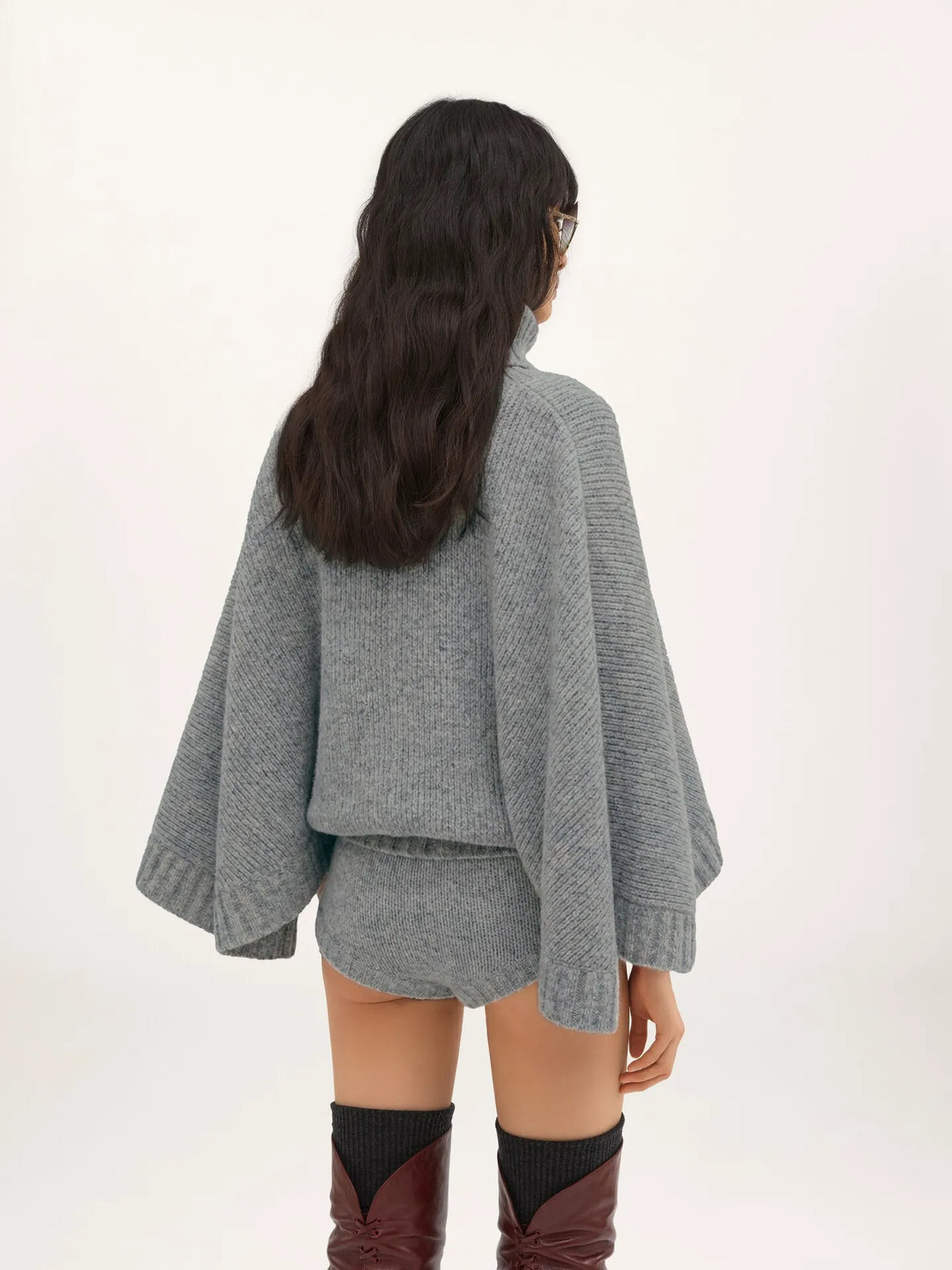 Short turtleneck cape in a wool & cashmere knit