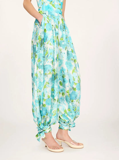 Fluid pleated pants in silk jacquard