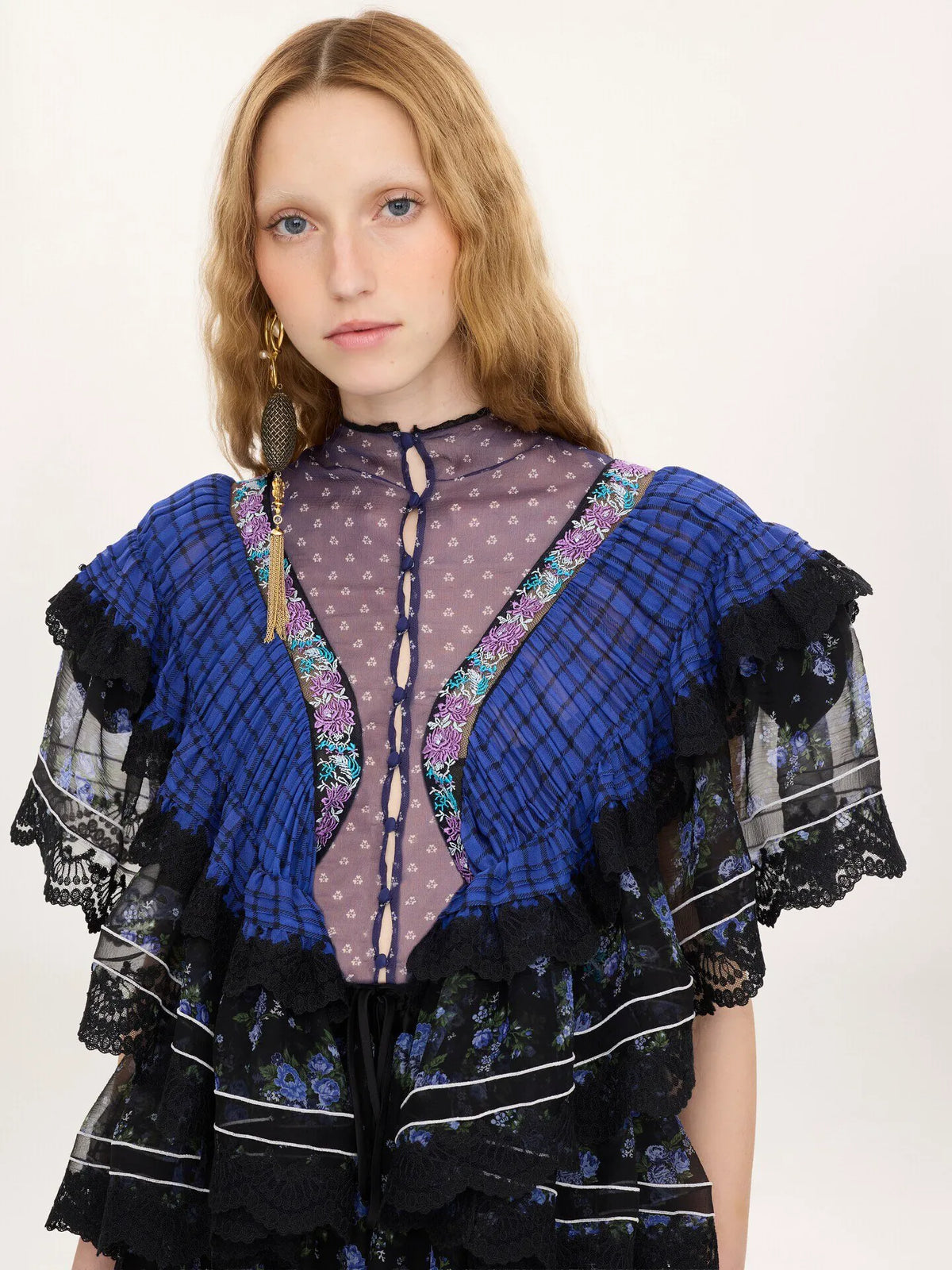 Ruffled long dress in silk mousseline & lace